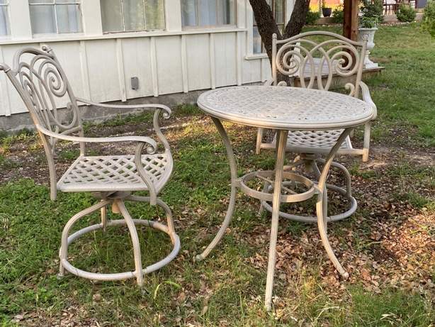 Vintage scroll bistro set